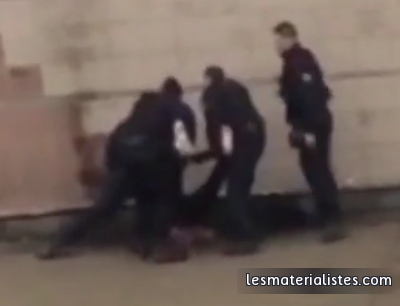 theo tenu par les pieds par les policiers pendant son agression